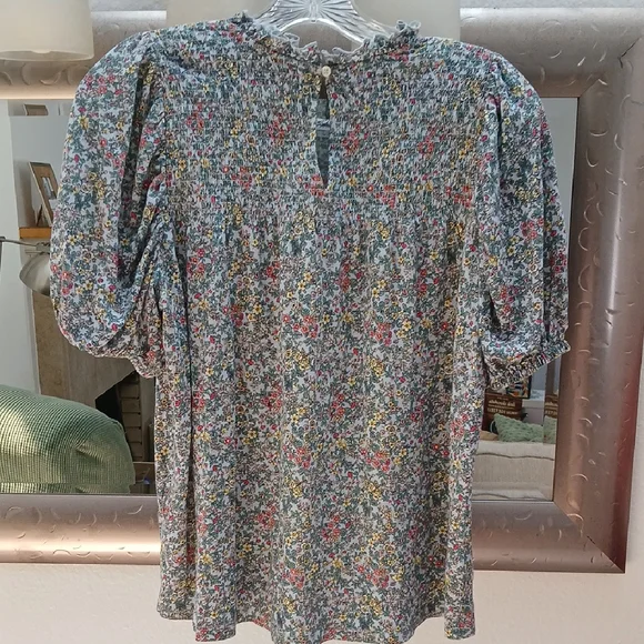 LOFT Green and Blue Floral Flutter Sleeve Blouse with Ruffled Peter Pan Collar - Picture 6 of 9